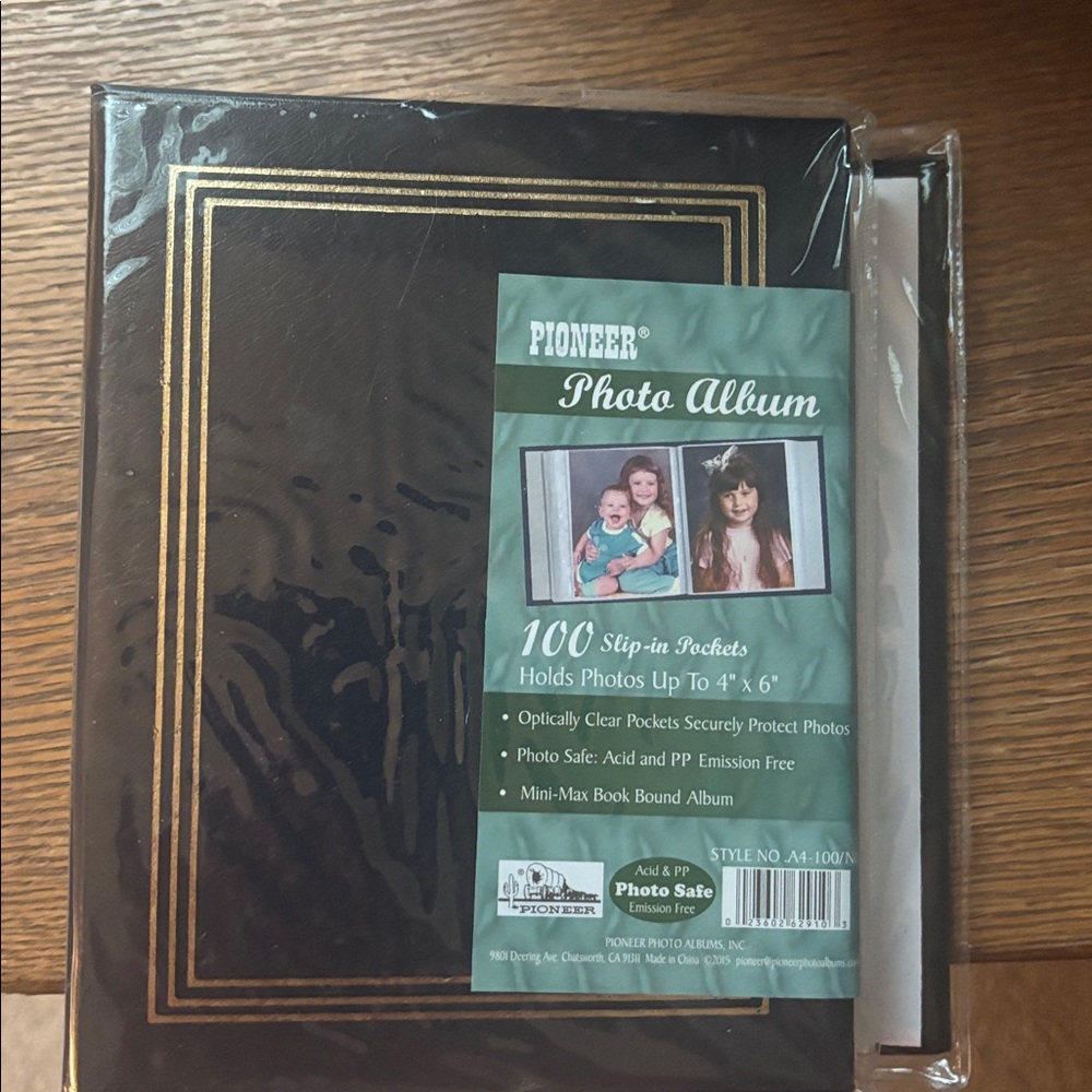 Mini Max Book Bound Photo Album (6). 100 slip in slots 4x6 - Picture 2 of 4